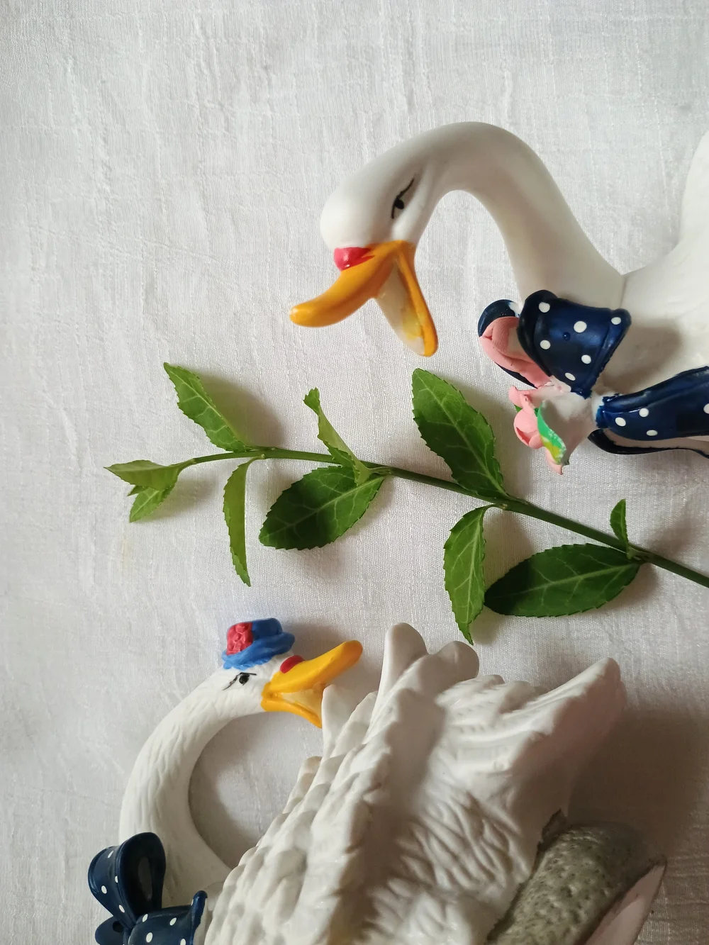 🧦 ECLECTIC GRANDPA 🧦 2 RARE TRu VTG Dapper Core Geese / Swan Ceramic Figurines